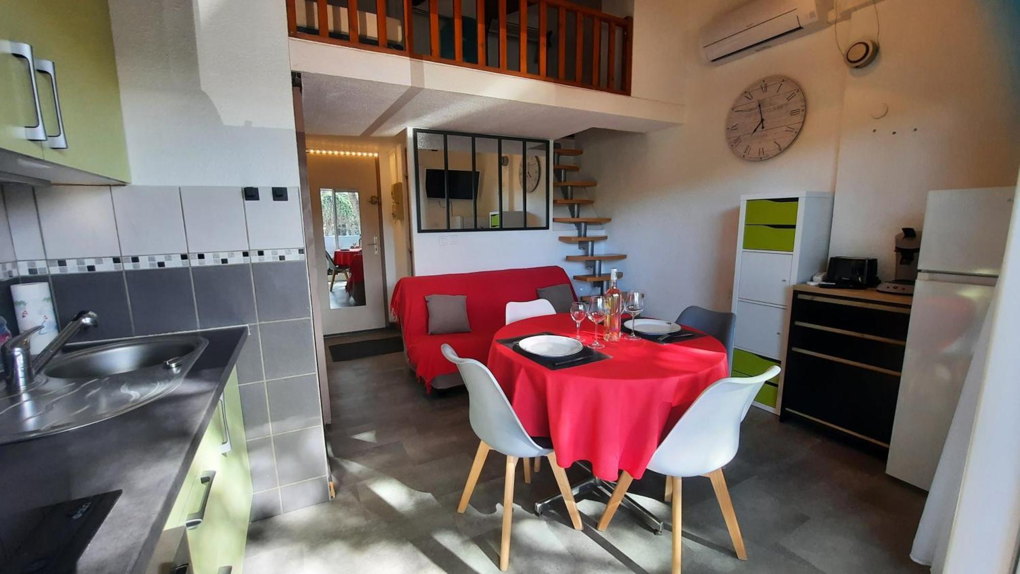 Appartement 2 Pièces Mezzanine Avec Piscine *