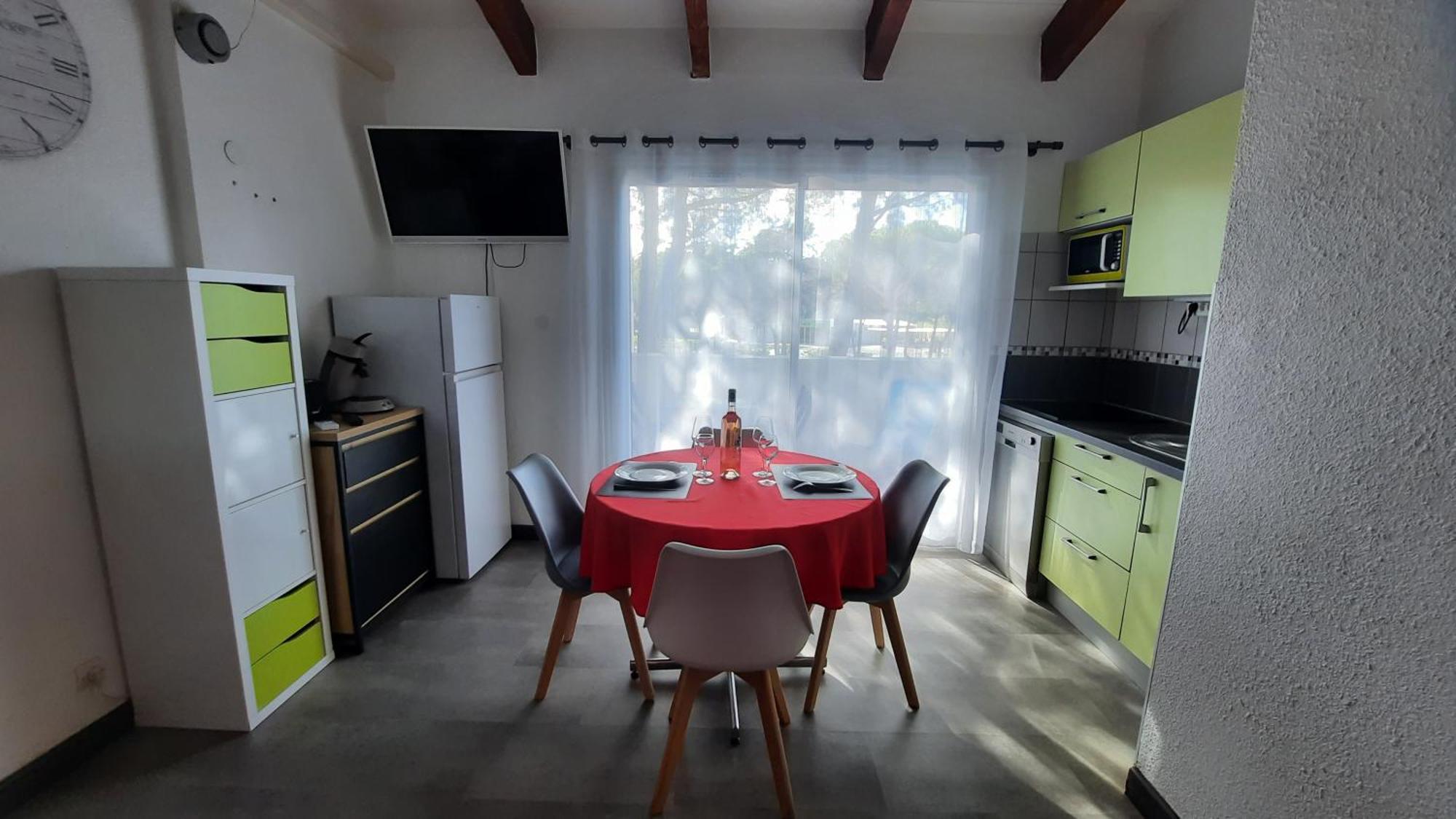 2 Pièces Mezzanine Avec Piscine * Agde